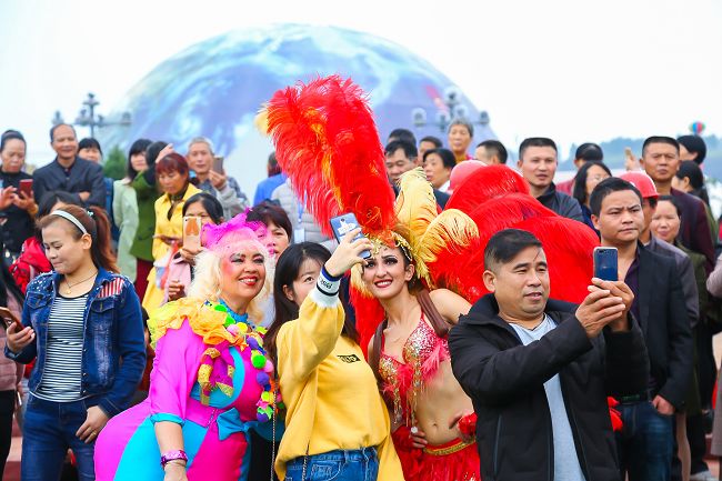 明星經紀公司恒隆助力國際休閑旅游文化節，展示迷人風情！